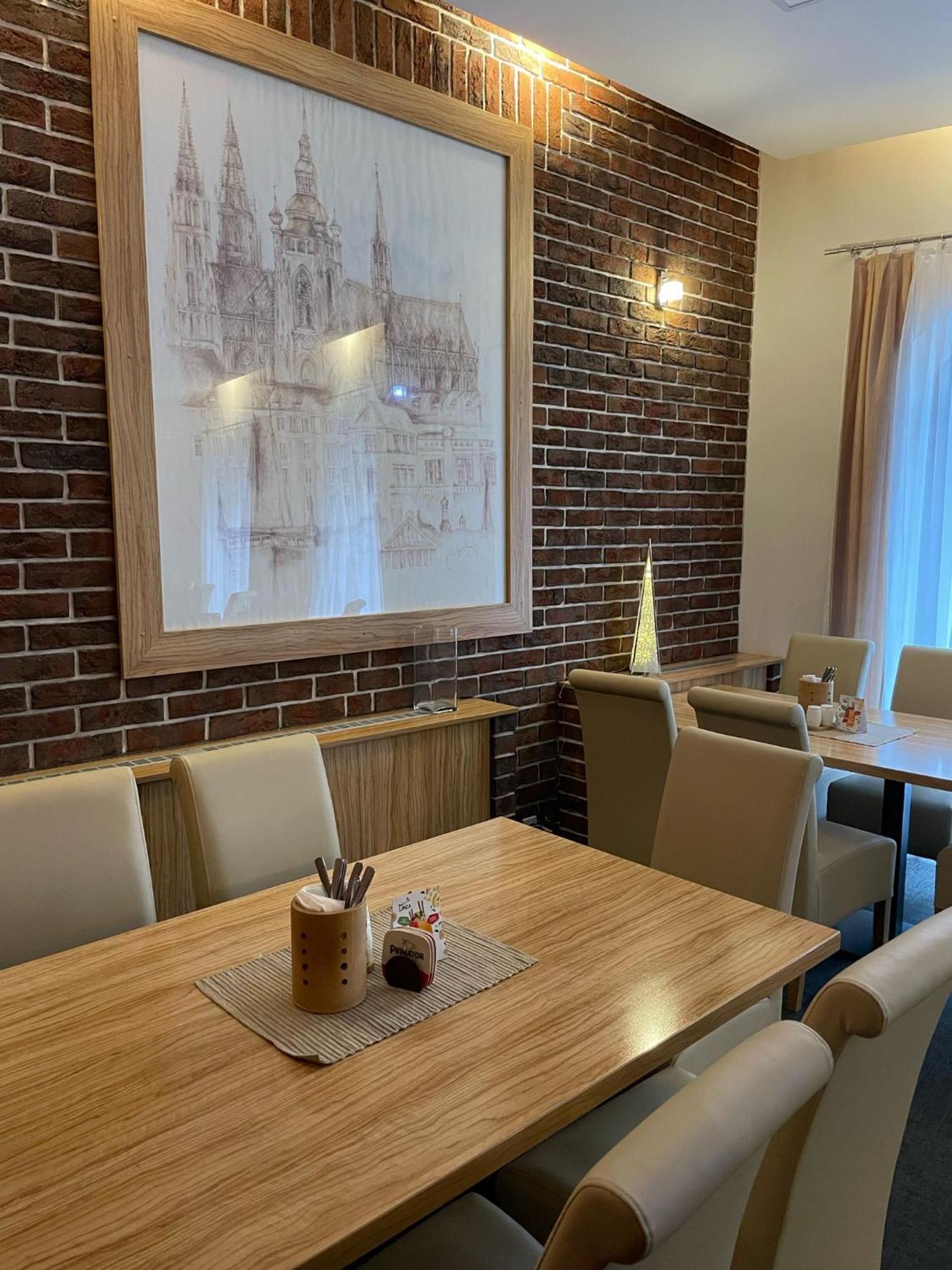 Hotel U Mesta Prahy Nachod Exterior photo