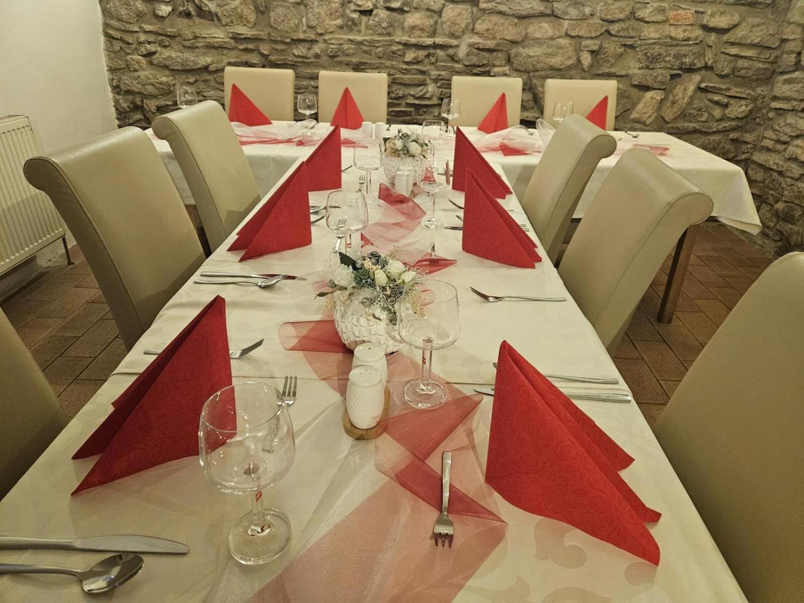 Hotel U Mesta Prahy Nachod Exterior photo